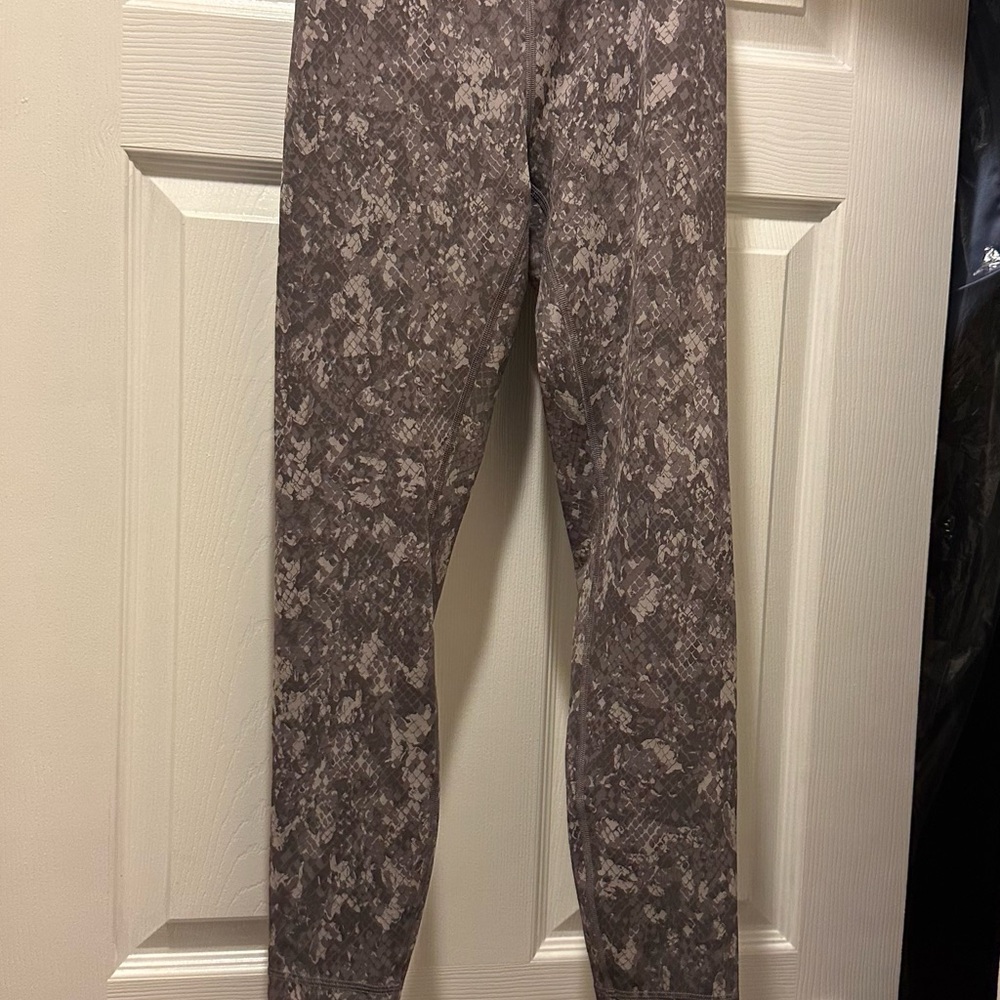 Lululemon Align High Rise 25” - Picture 3 of 4